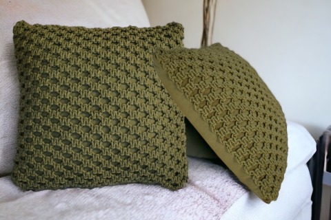 Myra cushion set in green